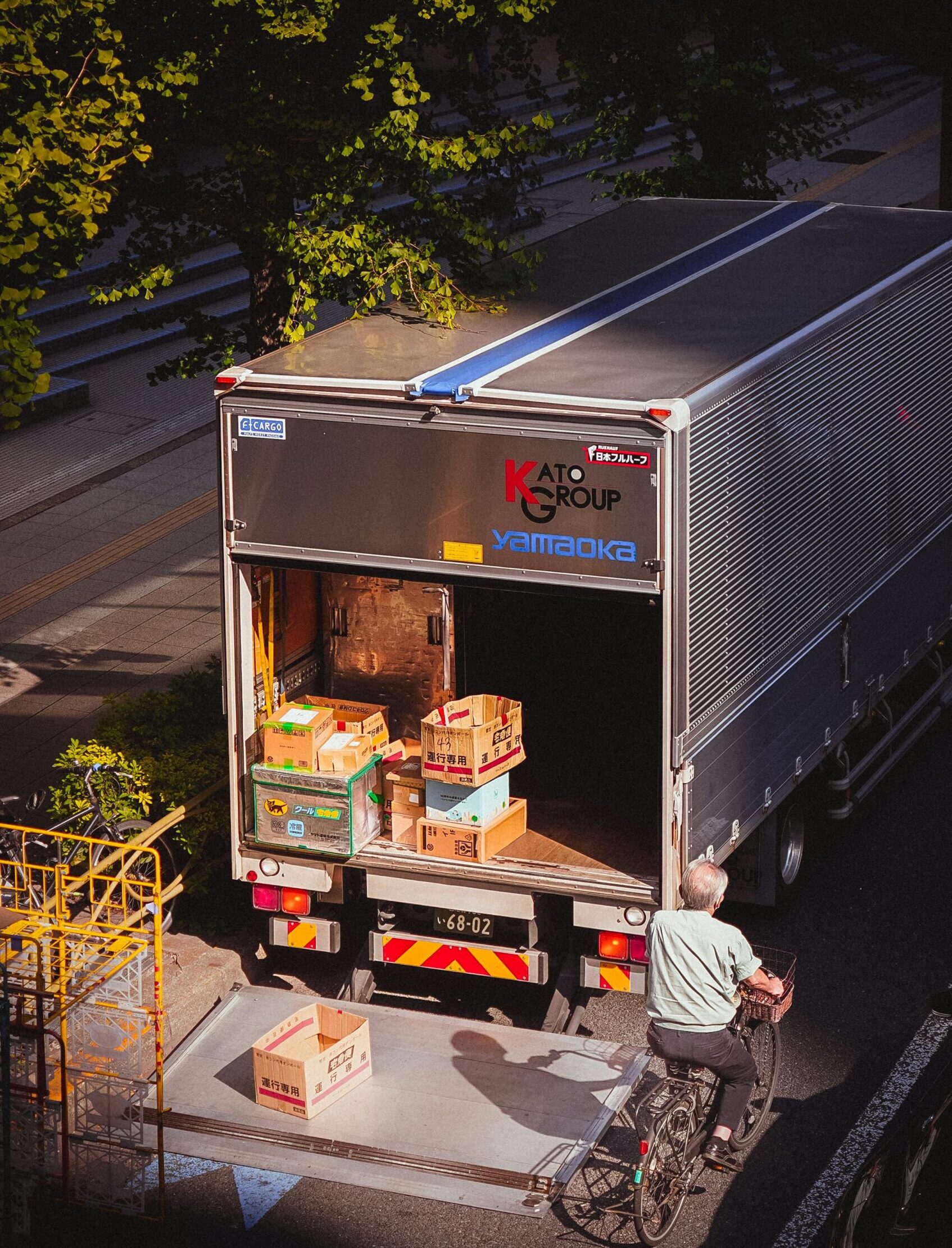 pexels shakir1317 31305410 scaled e1775639215762 | L-Transport, Votre partenaire de transport