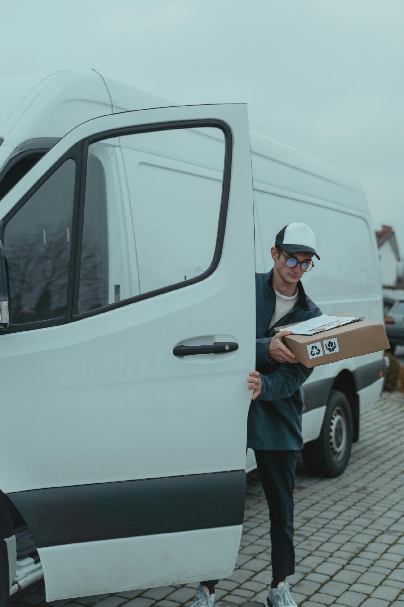 pexels tima miroshnichenko 6169591 scaled | L-Transport, Votre partenaire de transport